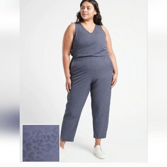 Athleta Brooklyn textured jumpsuit in medieval Violet. Inseam 27" size 26 NWT - Picture 1 of 6